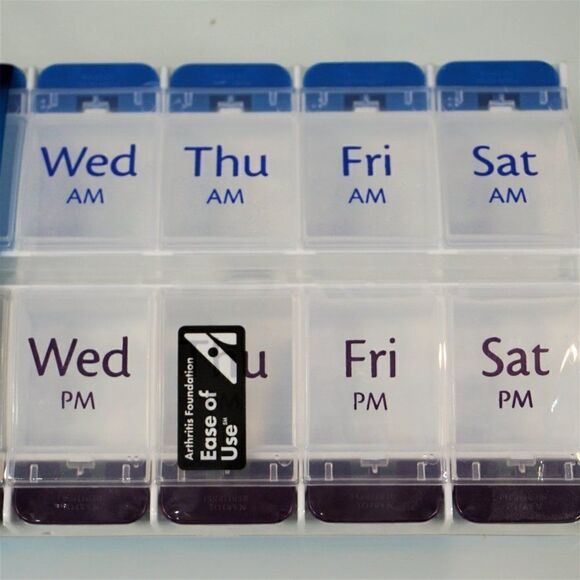 CVS Health Weekly AM PM Pill Planner Easy Push Button Lids NEW SEALED - Picture 5 of 9